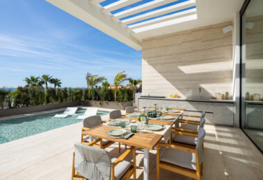 Introducing a brand-new modern villa located in the exclusive gated community of Los Flamingos, Benahavís.