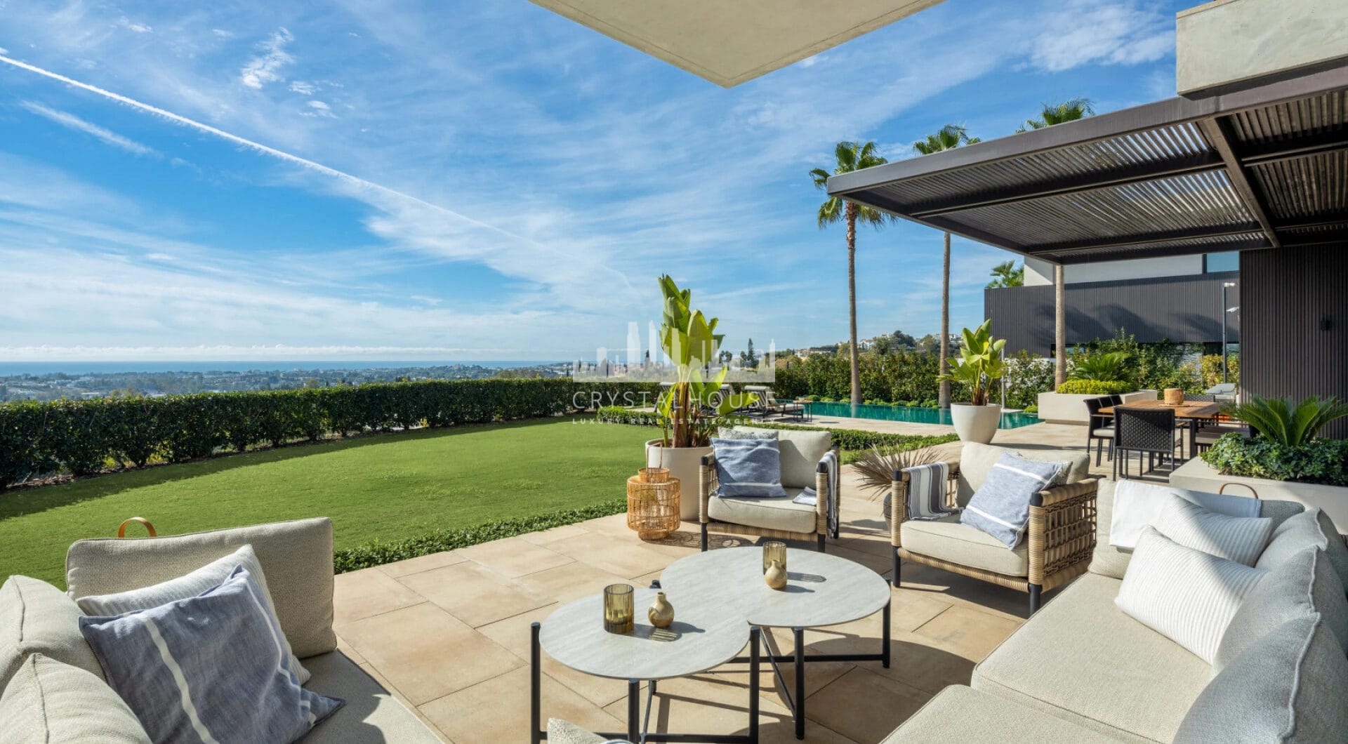 The Hills 5 is a remarkable villa designed by the renowned architect Diego Tobal, set in a prime location in the exclusive La Quinta area.