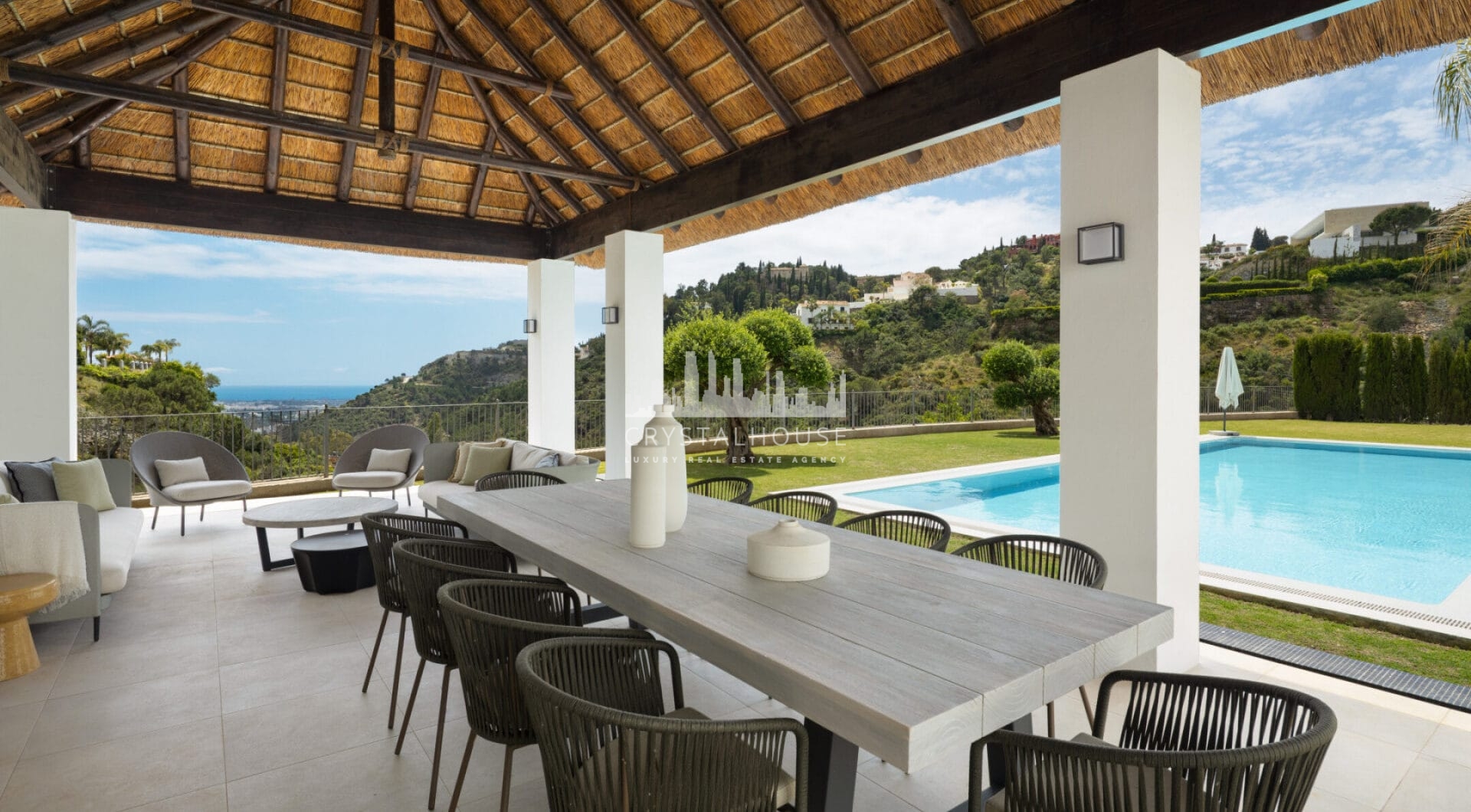Stunning mansion with a blend of modern and traditional Andalusian architecture in the prestigious El Madroñal residential area, adjacent to La Zagaleta, in Benahavís – Marbella.