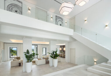 Stunning mansion with a blend of modern and traditional Andalusian architecture in the prestigious El Madroñal residential area, adjacent to La Zagaleta, in Benahavís – Marbella.