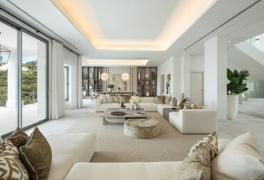 Stunning mansion with a blend of modern and traditional Andalusian architecture in the prestigious El Madroñal residential area, adjacent to La Zagaleta, in Benahavís – Marbella.