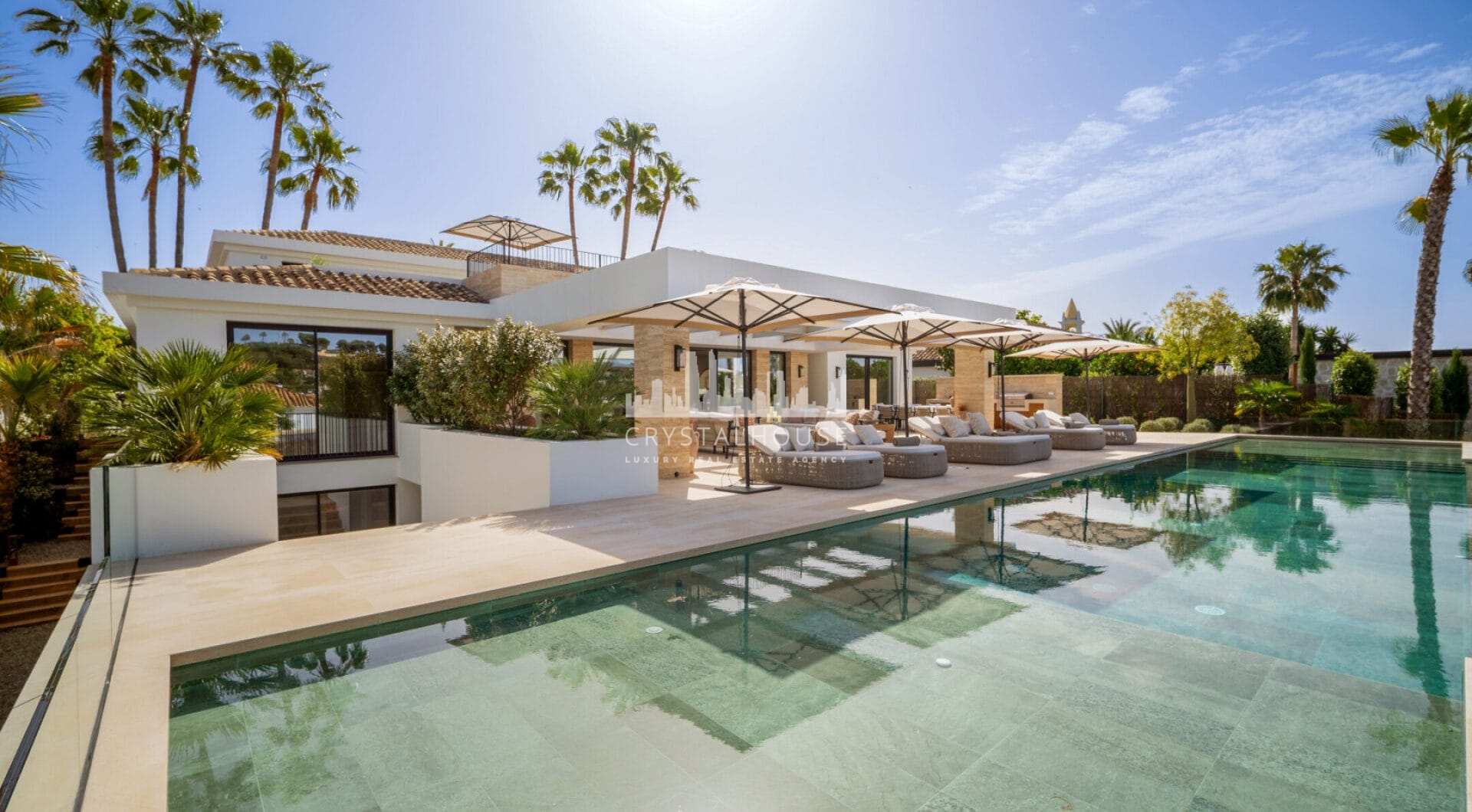 Villa Azteca is an enchanting villa nestled in the highly coveted Aloha area.
