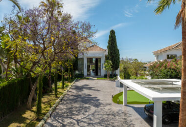 Boasting of unparalleled architecture and unrivalled construction quality, Villa 2000 offers sophisticated and contemporary living, sitting on a private plot within a secure community with breathtaking front-line panoramic views towards Los Naranjos Golf