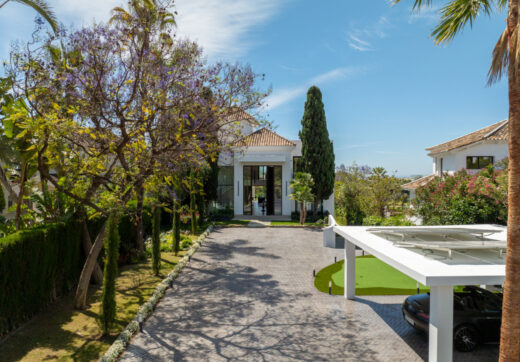 Boasting of unparalleled architecture and unrivalled construction quality, Villa 2000 offers sophisticated and contemporary living, sitting on a private plot within a secure community with breathtaking front-line panoramic views towards Los Naranjos Golf