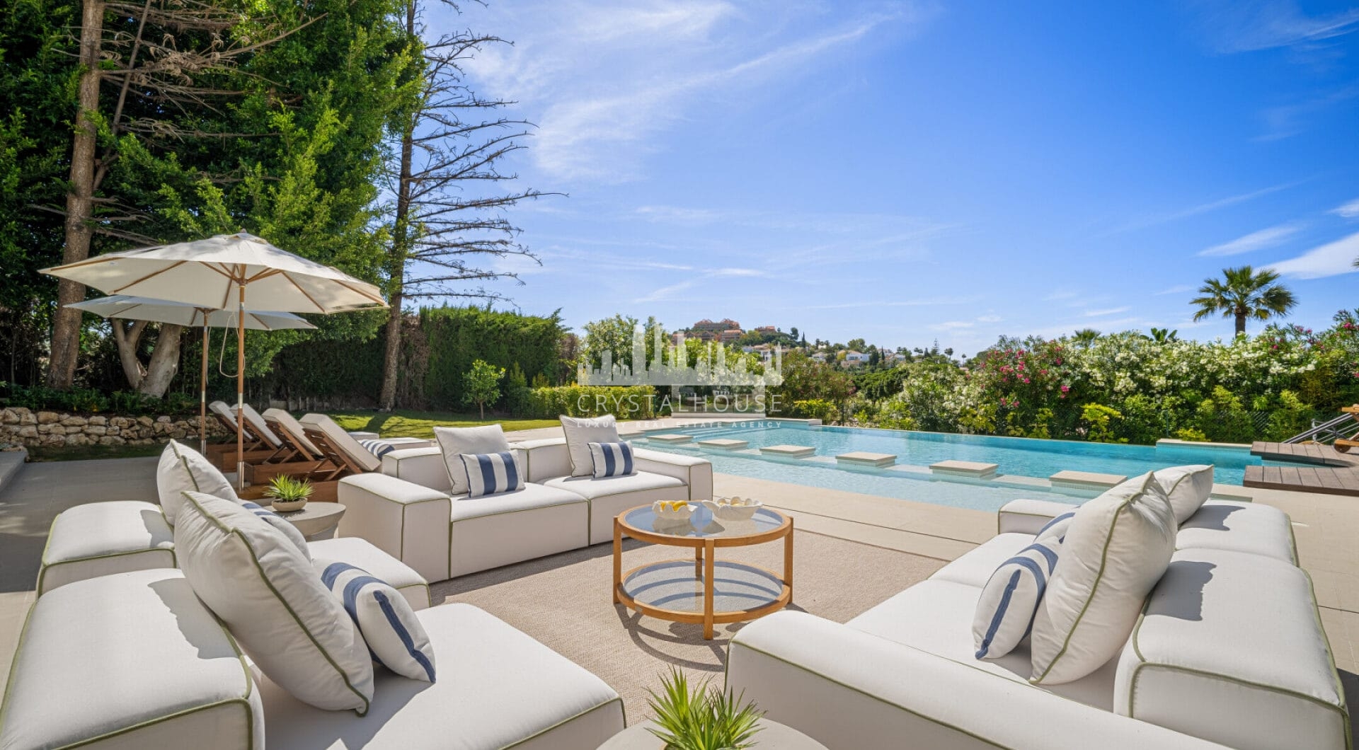 Boasting of unparalleled architecture and unrivalled construction quality, Villa 2000 offers sophisticated and contemporary living, sitting on a private plot within a secure community with breathtaking front-line panoramic views towards Los Naranjos Golf