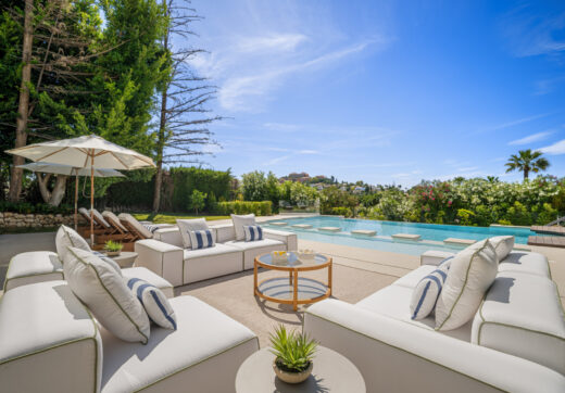 Boasting of unparalleled architecture and unrivalled construction quality, Villa 2000 offers sophisticated and contemporary living, sitting on a private plot within a secure community with breathtaking front-line panoramic views towards Los Naranjos Golf