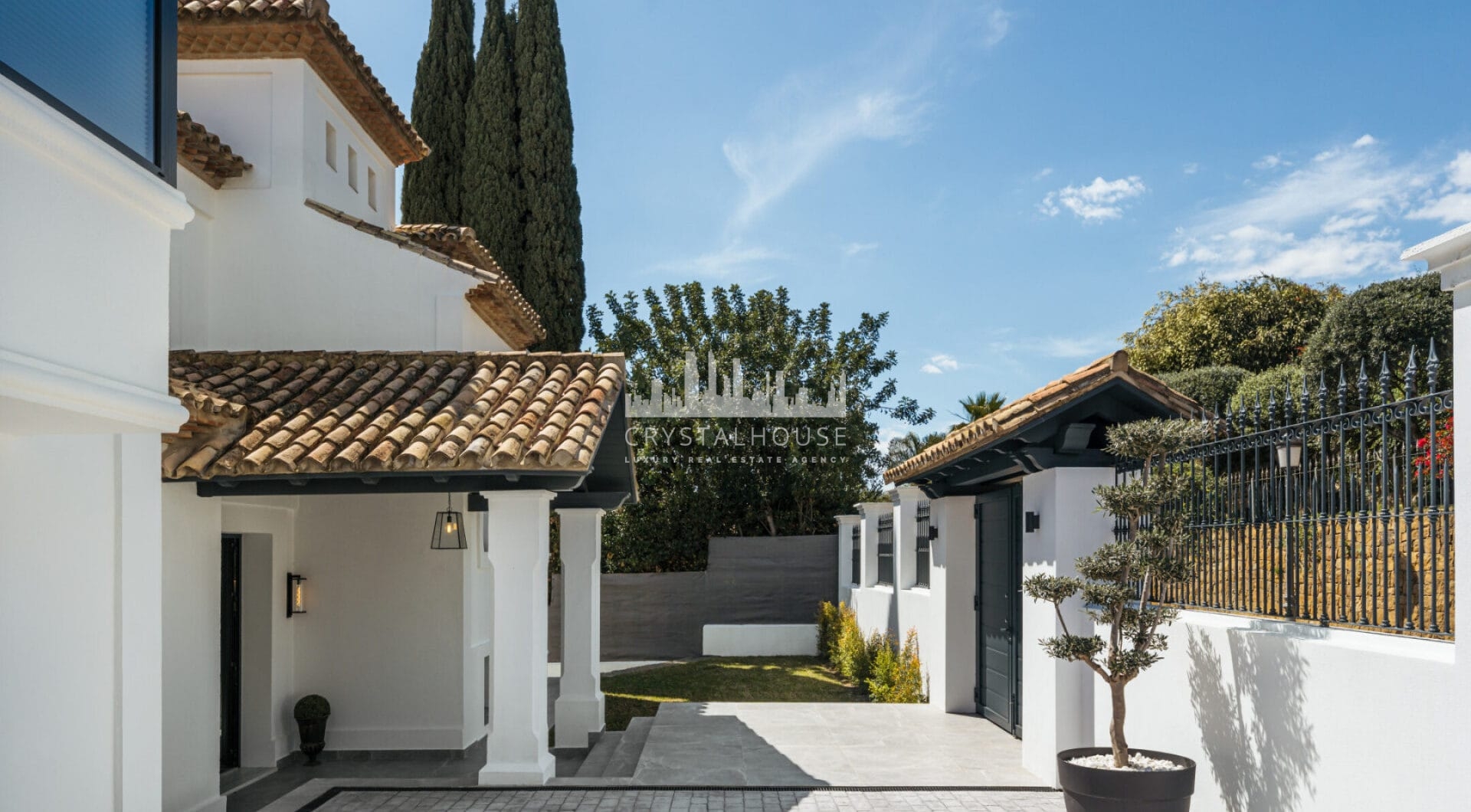 Villa Zafira is a charming Mediterranean retreat that seamlessly blends traditional charm with refined contemporary touches.