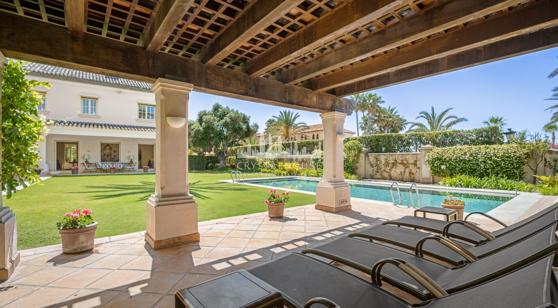 Casa de Jabalí is a prime beachfront estate in Los Monteros, Marbella East, offering an exceptional location just steps from the sea.
