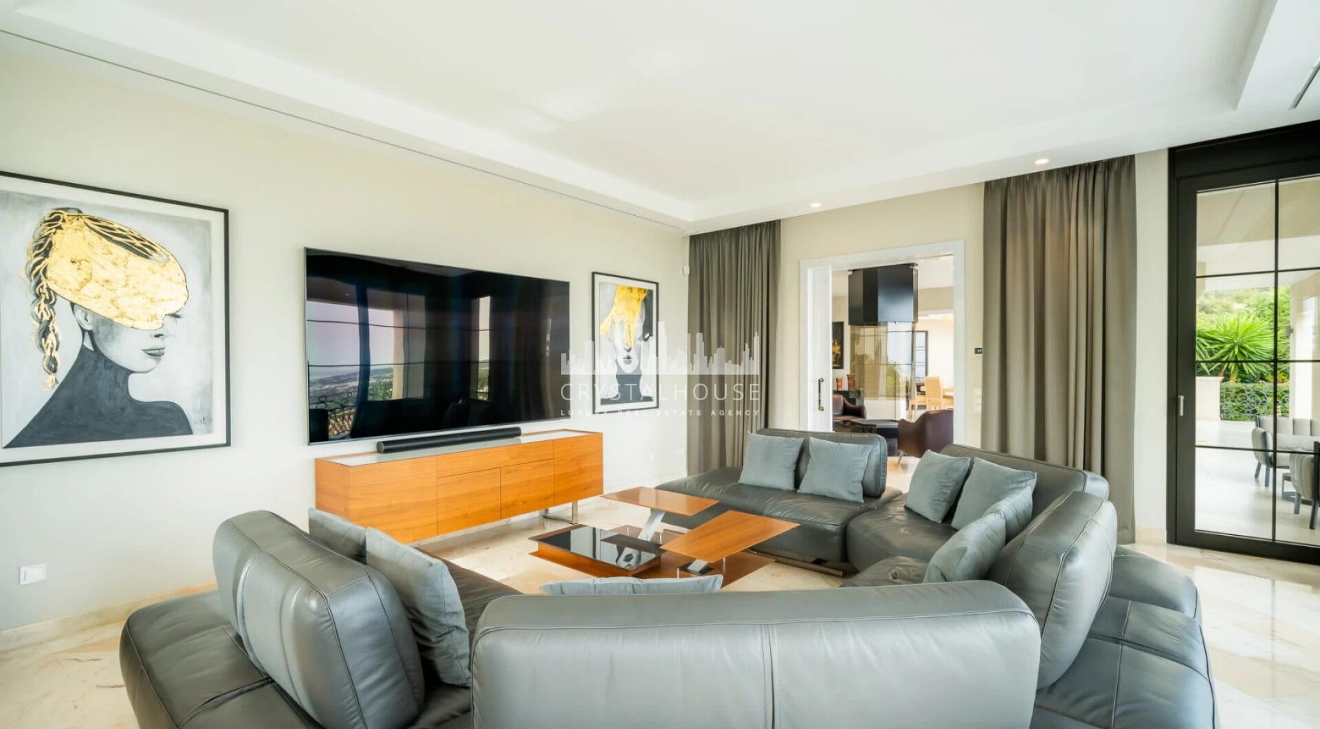 Villa Paradiso is a stunning property located in the prestigious gated community of Sierra Blanca, one of Marbella’s most sought-after addresses.