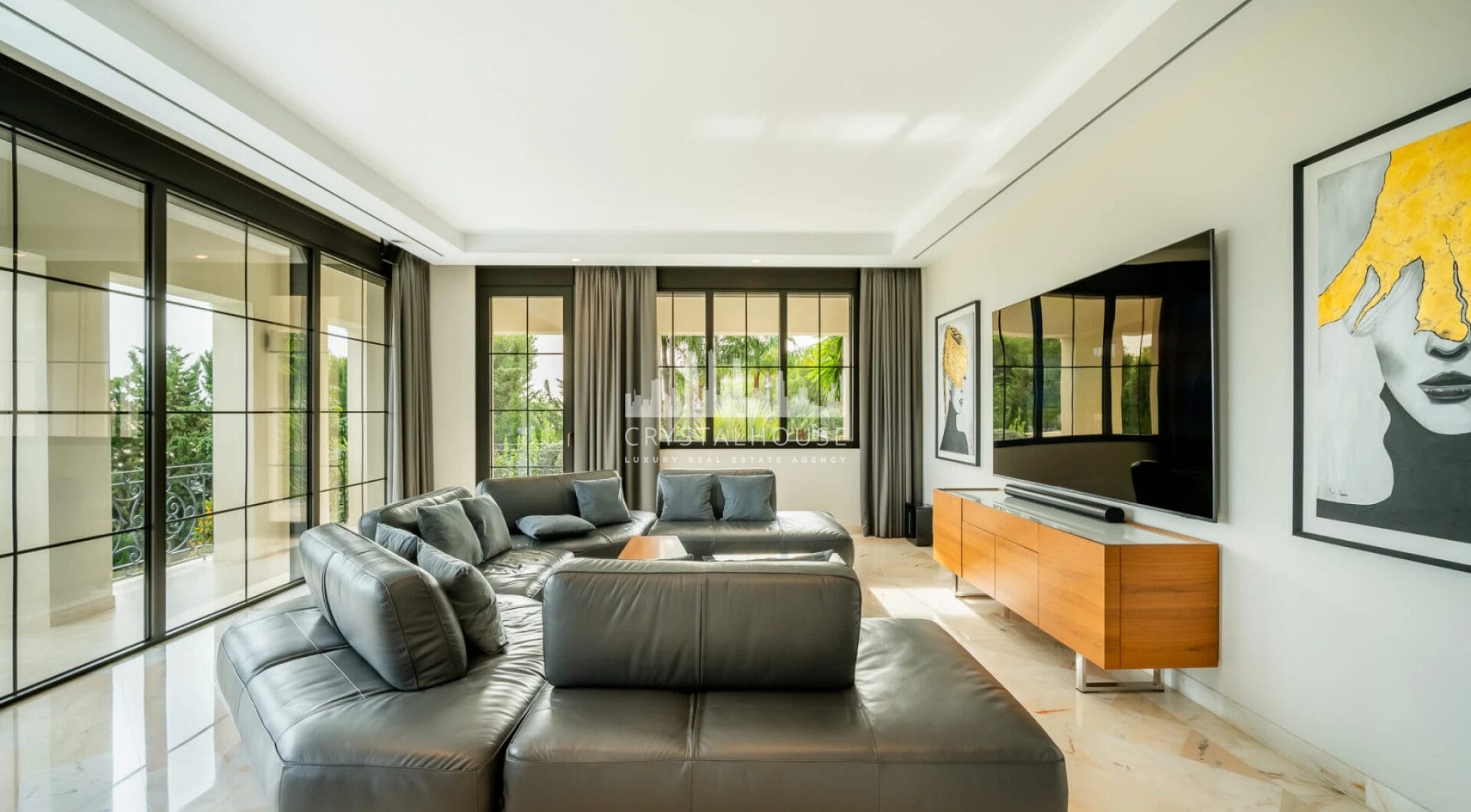 Villa Paradiso is a stunning property located in the prestigious gated community of Sierra Blanca, one of Marbella’s most sought-after addresses.