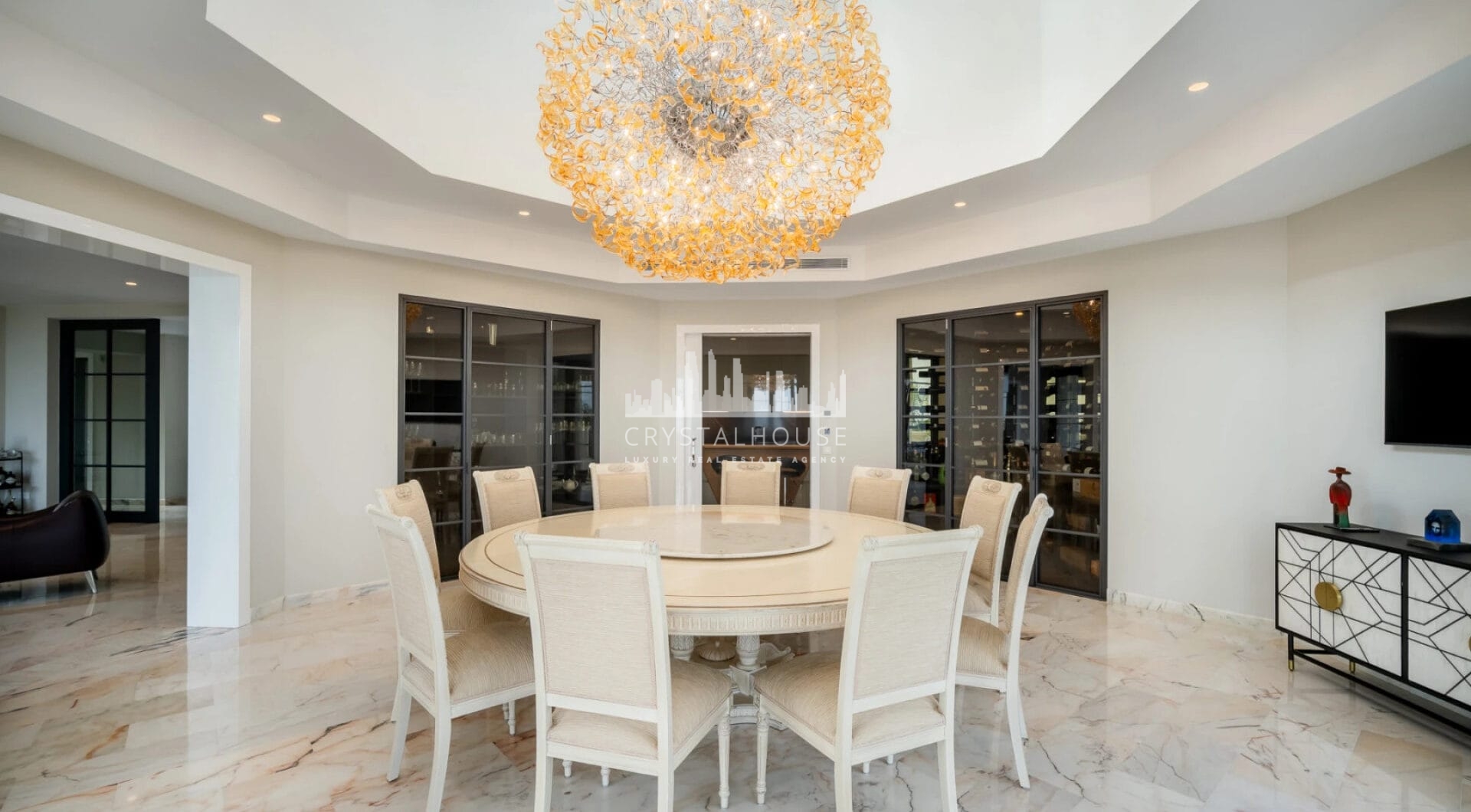 Villa Paradiso is a stunning property located in the prestigious gated community of Sierra Blanca, one of Marbella’s most sought-after addresses.