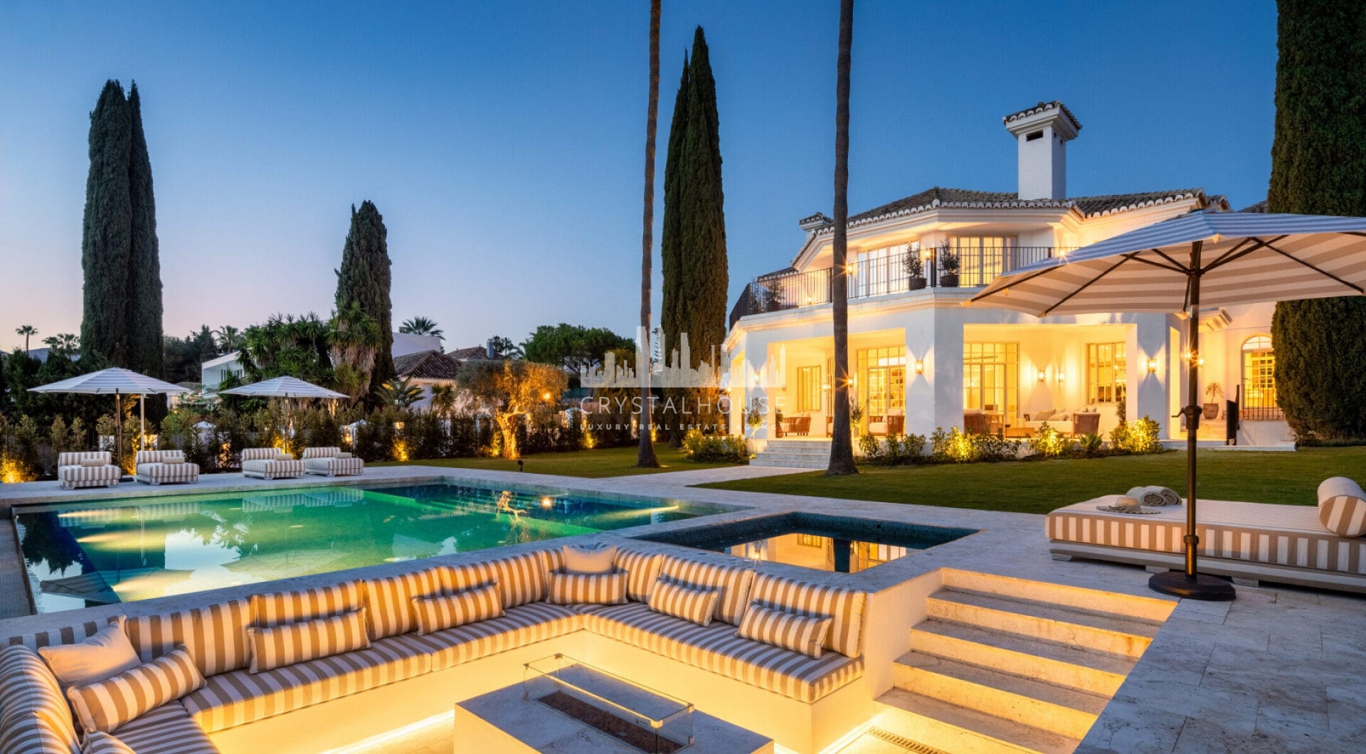 Welcome to Villa Karina, a magnificent 5-bedroom luxury villa nestled in the heart of Nueva Andalucía, offering the perfect blend of elegance, comfort, and prime location.