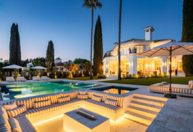 Welcome to Villa Karina, a magnificent 5-bedroom luxury villa nestled in the heart of Nueva Andalucía, offering the perfect blend of elegance, comfort, and prime location.