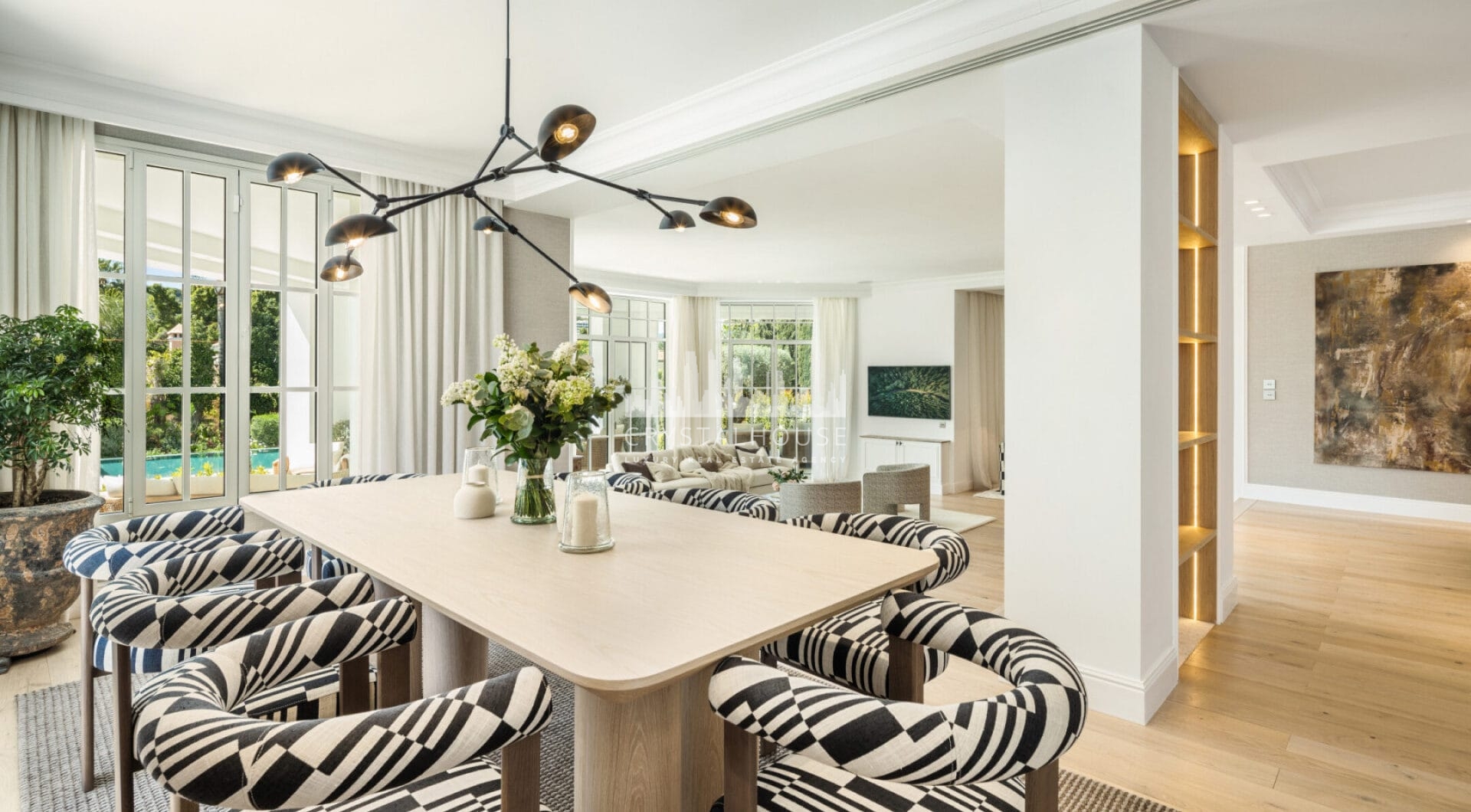 Welcome to Villa Karina, a magnificent 5-bedroom luxury villa nestled in the heart of Nueva Andalucía, offering the perfect blend of elegance, comfort, and prime location.