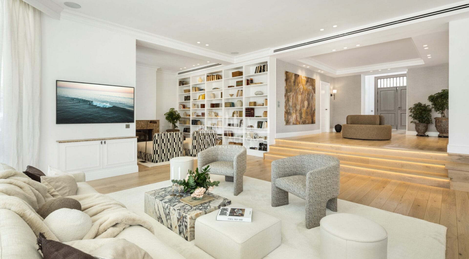 Welcome to Villa Karina, a magnificent 5-bedroom luxury villa nestled in the heart of Nueva Andalucía, offering the perfect blend of elegance, comfort, and prime location.