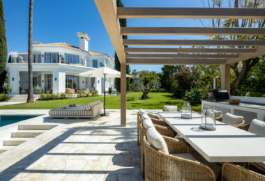 Welcome to Villa Karina, a magnificent 5-bedroom luxury villa nestled in the heart of Nueva Andalucía, offering the perfect blend of elegance, comfort, and prime location.