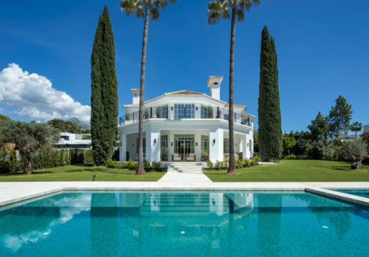 Welcome to Villa Karina, a magnificent 5-bedroom luxury villa nestled in the heart of Nueva Andalucía, offering the perfect blend of elegance, comfort, and prime location.