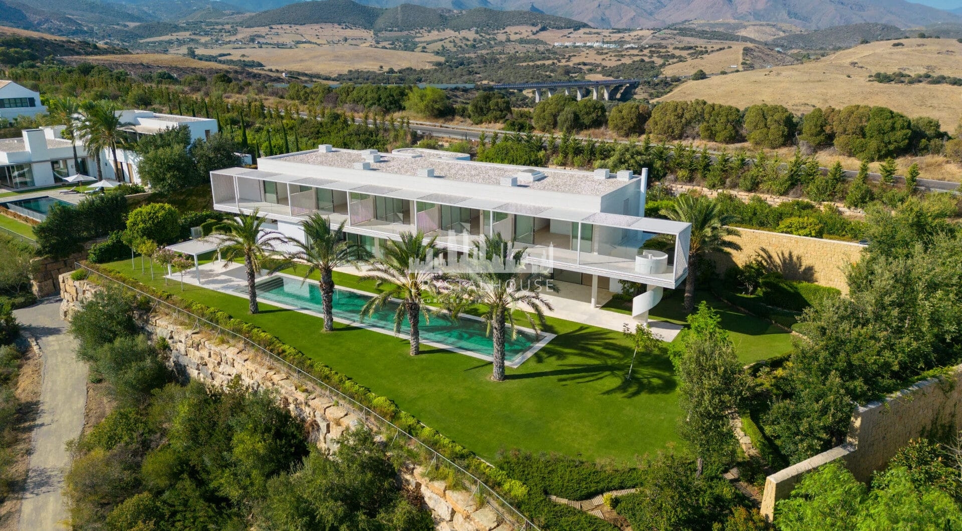 Exuding opulence and refinement, this exceptional villa redefines the very notion of luxury golf resort living.