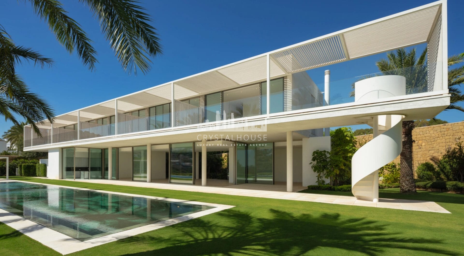 Exuding opulence and refinement, this exceptional villa redefines the very notion of luxury golf resort living.
