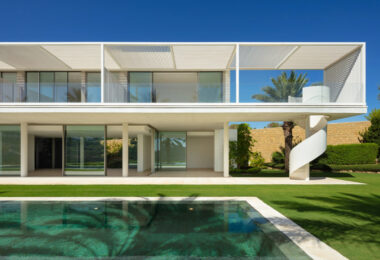Exuding opulence and refinement, this exceptional villa redefines the very notion of luxury golf resort living.
