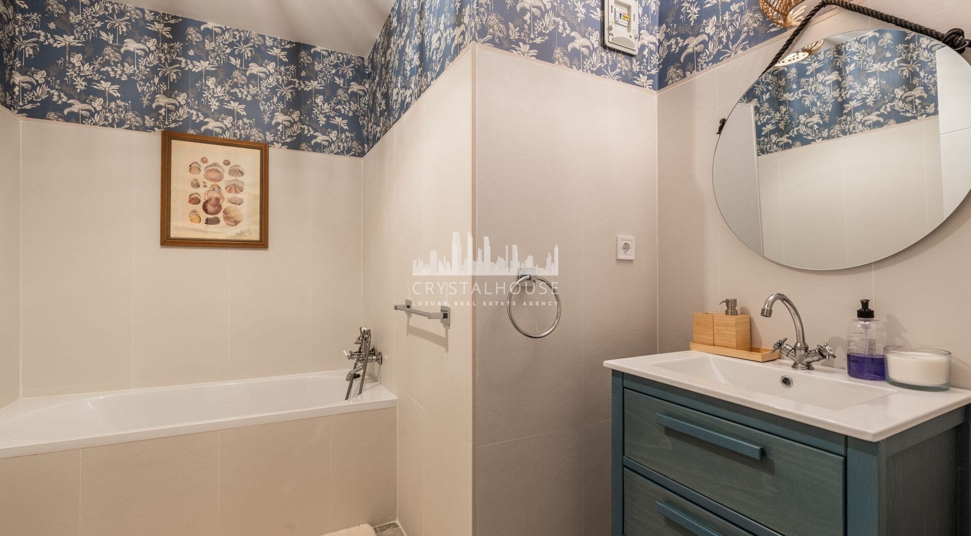 Nestled in a quiet residential area just minutes from Estepona town and the coastline, Villa Jazu offers a refined sense of comfort across 3 carefully designed levels.