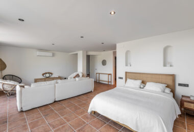 Nestled in a quiet residential area just minutes from Estepona town and the coastline, Villa Jazu offers a refined sense of comfort across 3 carefully designed levels.