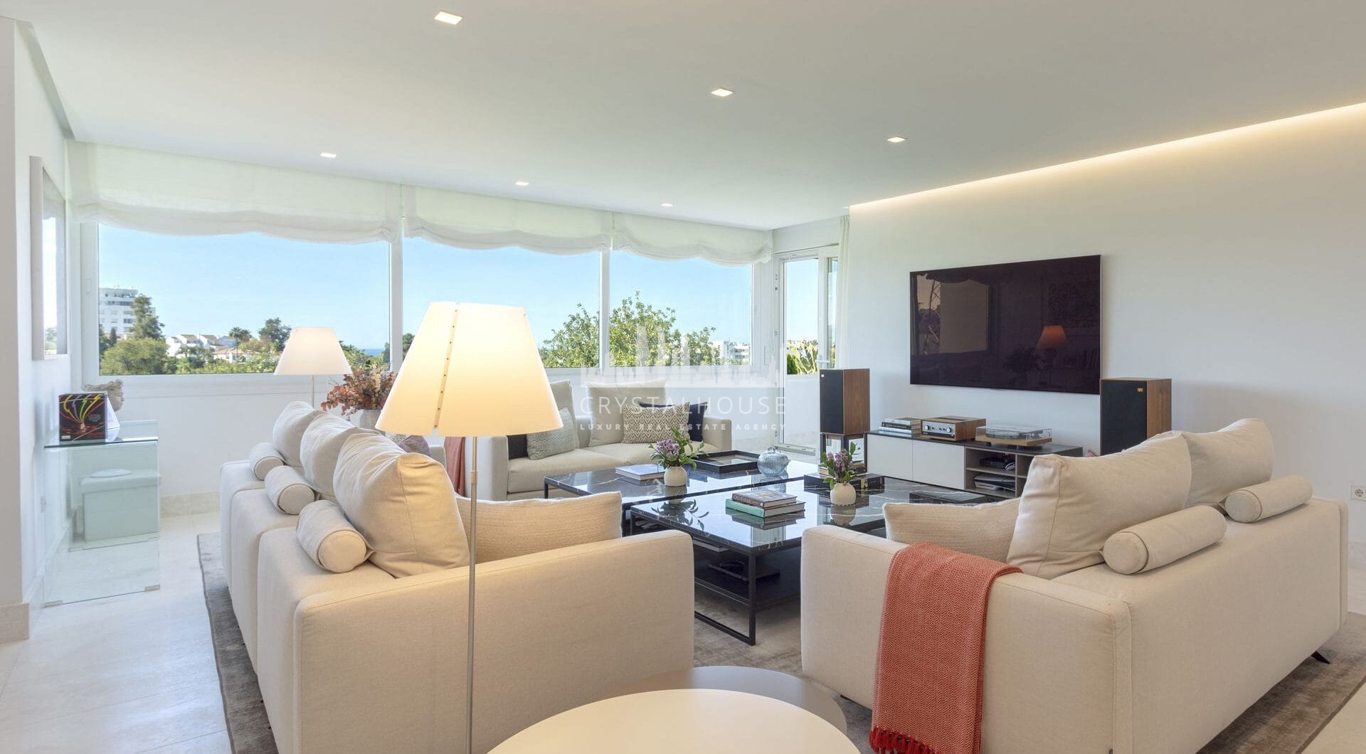 Located in one of Guadalmina Alta’s most established frontline golf communities.