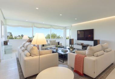 Located in one of Guadalmina Alta’s most established frontline golf communities.