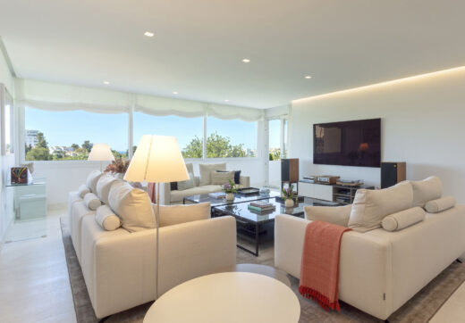 Located in one of Guadalmina Alta’s most established frontline golf communities.