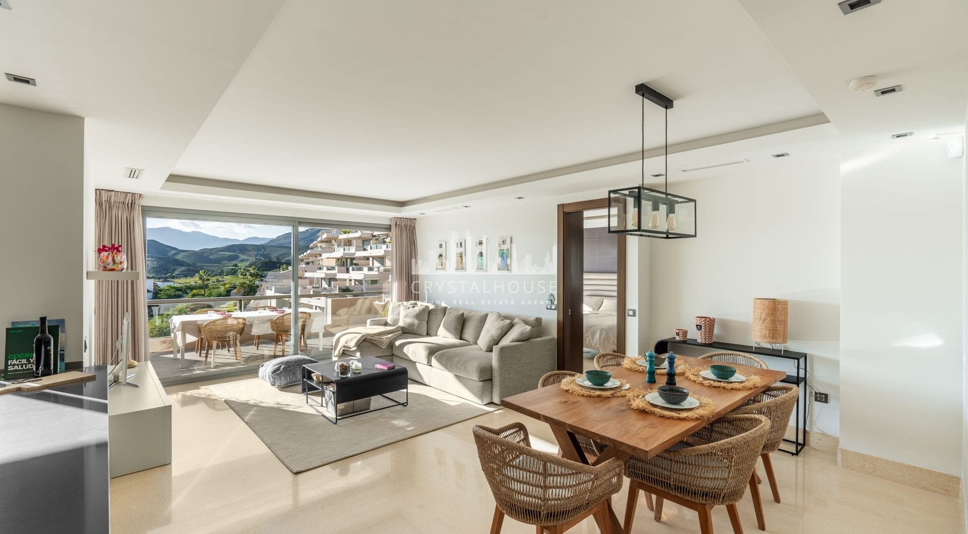 We are delighted to present this impeccably maintained, bright, and spacious 3-bedroom apartment, located in the highly sought-after Los Arrayanes Golf development, south of Los Arqueros in the Benahavís municipality.