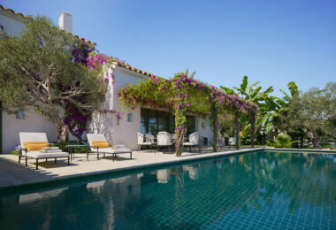 La Loma de Cortesin is an extraordinary project offering unique levels of service, intimacy, privacy and discretion in one of the most exclusive and elegant areas of the Costa del Sol: The Finca Cortesin Resort.