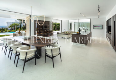 Set in the exclusive gated community of Sierra Blanca, Rossini 13 offers privacy, security, and panoramic sea views stretching to Gibraltar and the African coastline.