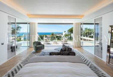 Set in the exclusive gated community of Sierra Blanca, Rossini 13 offers privacy, security, and panoramic sea views stretching to Gibraltar and the African coastline.