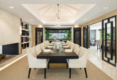 Welcome to Villa Solstice, an awe-inspiring frontline golf villa with an unbeatable location in the heart of Nueva Andalucia.
