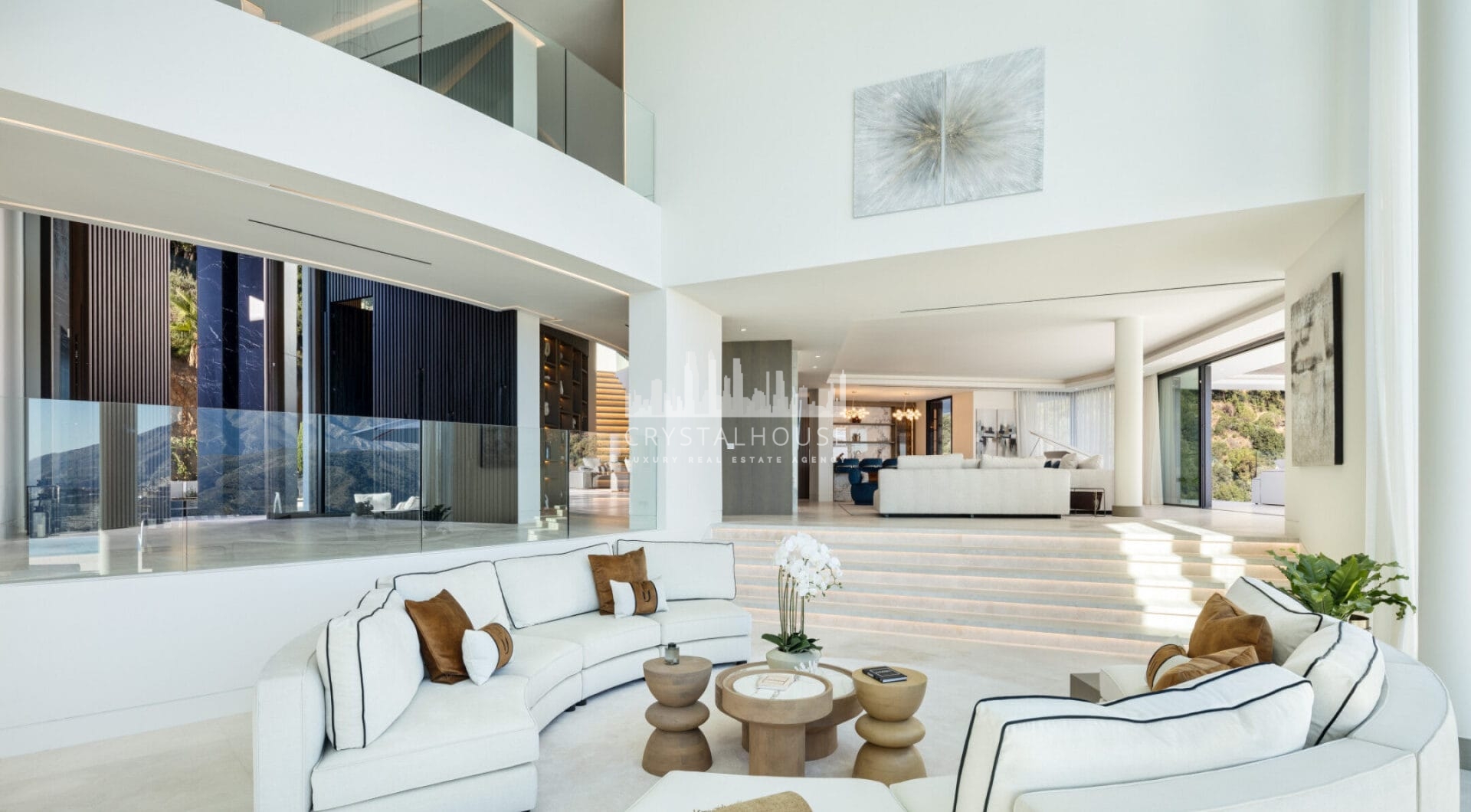 El Unico is a very luxurious villa with panoramic views of the Mediterranean Sea and is situated within the gated and secure La Zagaleta Resort and Country Club, which is recognised as the most exclusive urbanization in all of Europe.