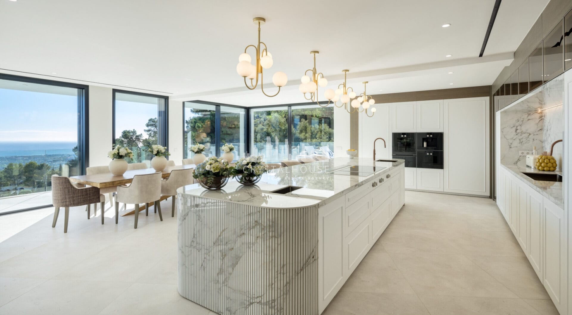 El Unico is a very luxurious villa with panoramic views of the Mediterranean Sea and is situated within the gated and secure La Zagaleta Resort and Country Club, which is recognised as the most exclusive urbanization in all of Europe.