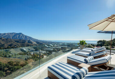 El Unico is a very luxurious villa with panoramic views of the Mediterranean Sea and is situated within the gated and secure La Zagaleta Resort and Country Club, which is recognised as the most exclusive urbanization in all of Europe.