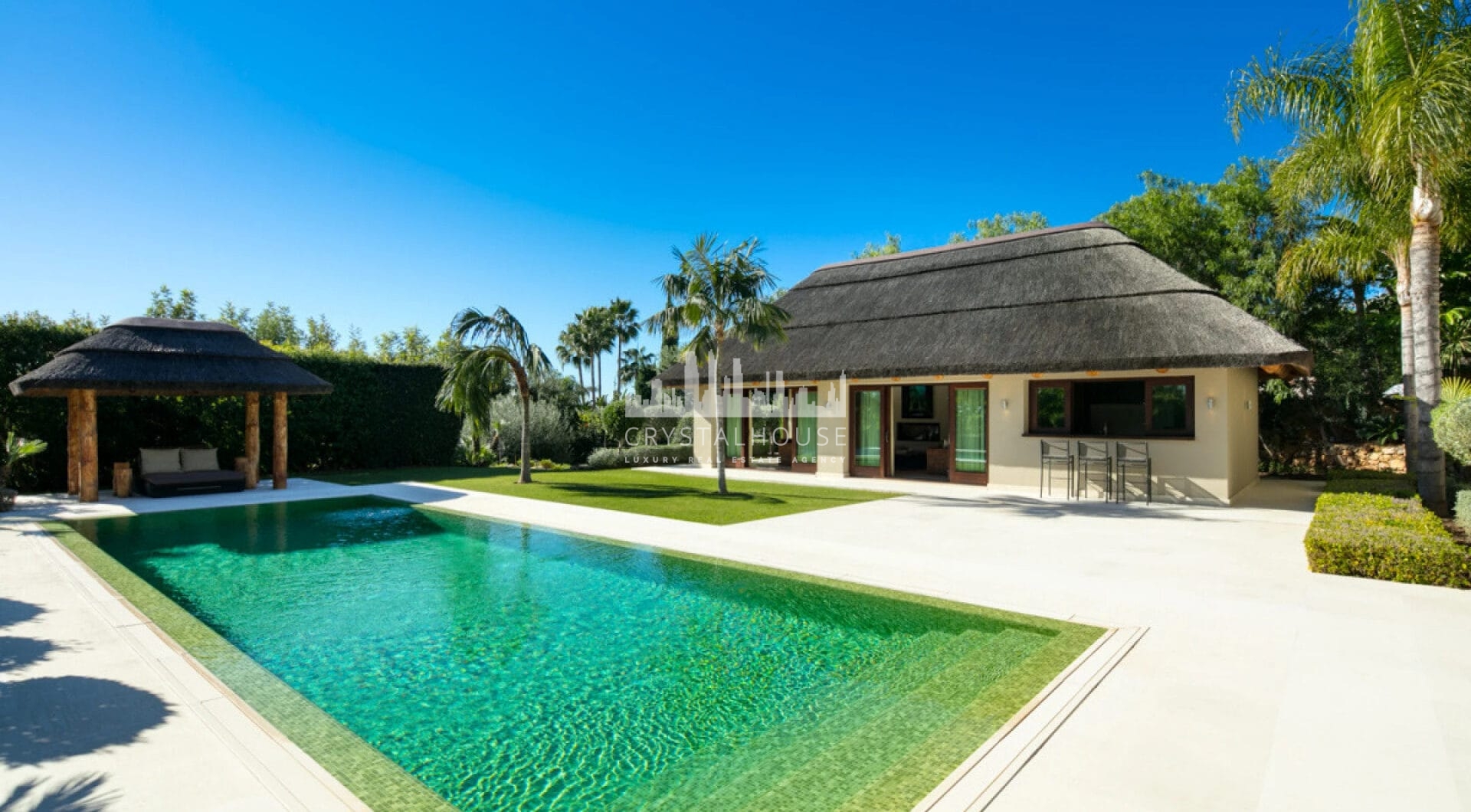 Luxury Residence in Sierra Blanca, Marbella Golden MileClassical style villa with modern guest house and pool on an ample plot in the heart of Sierra Blanca, Marbella Golden Mile.