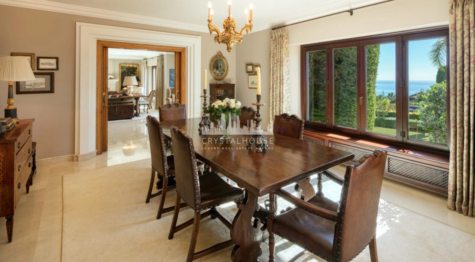 Luxury Residence in Sierra Blanca, Marbella Golden MileClassical style villa with modern guest house and pool on an ample plot in the heart of Sierra Blanca, Marbella Golden Mile.