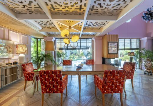 Elegance and balance are at the core of the design of this magnificent property, which has been created in a traditional Mediterranean style with a backdrop of the La Concha vista. The building’s modern design and traditional Spanish architecture combine