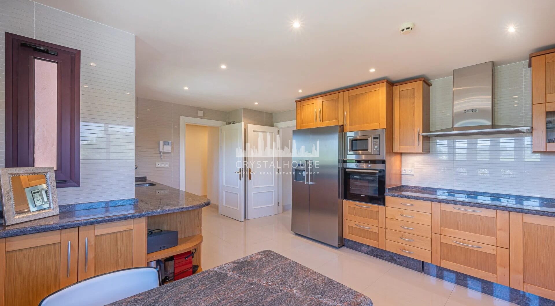 Presenting a captivating three-bedroom duplex penthouse nestled within the prestigious La Alzambra Hill Club, an exclusive 24-hour gated and secure development.