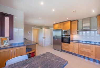 Presenting a captivating three-bedroom duplex penthouse nestled within the prestigious La Alzambra Hill Club, an exclusive 24-hour gated and secure development.