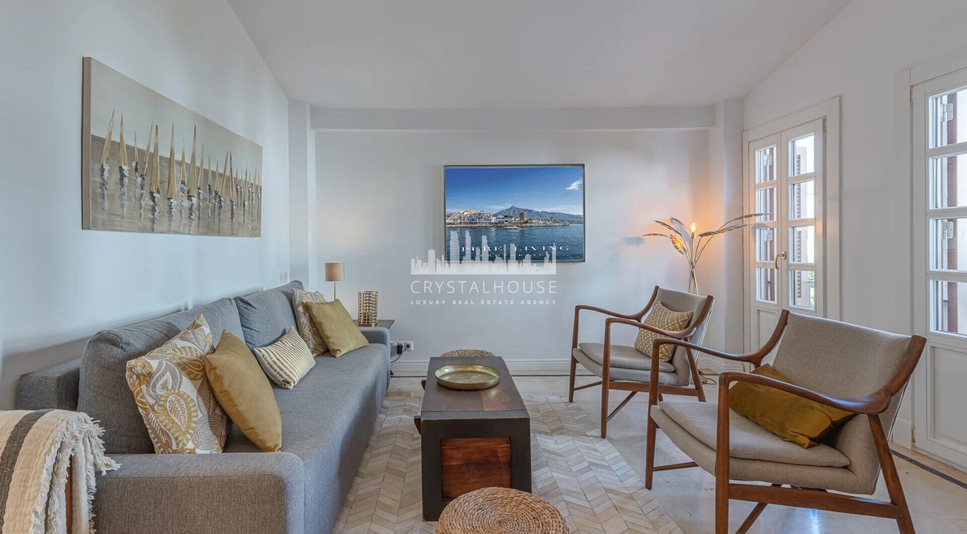 Located within the prestigious gated enclave of Señorio de Marbella, this beautifully presented two-bedroom apartment enjoys an enviable position on Marbella’s renowned Golden Mile.