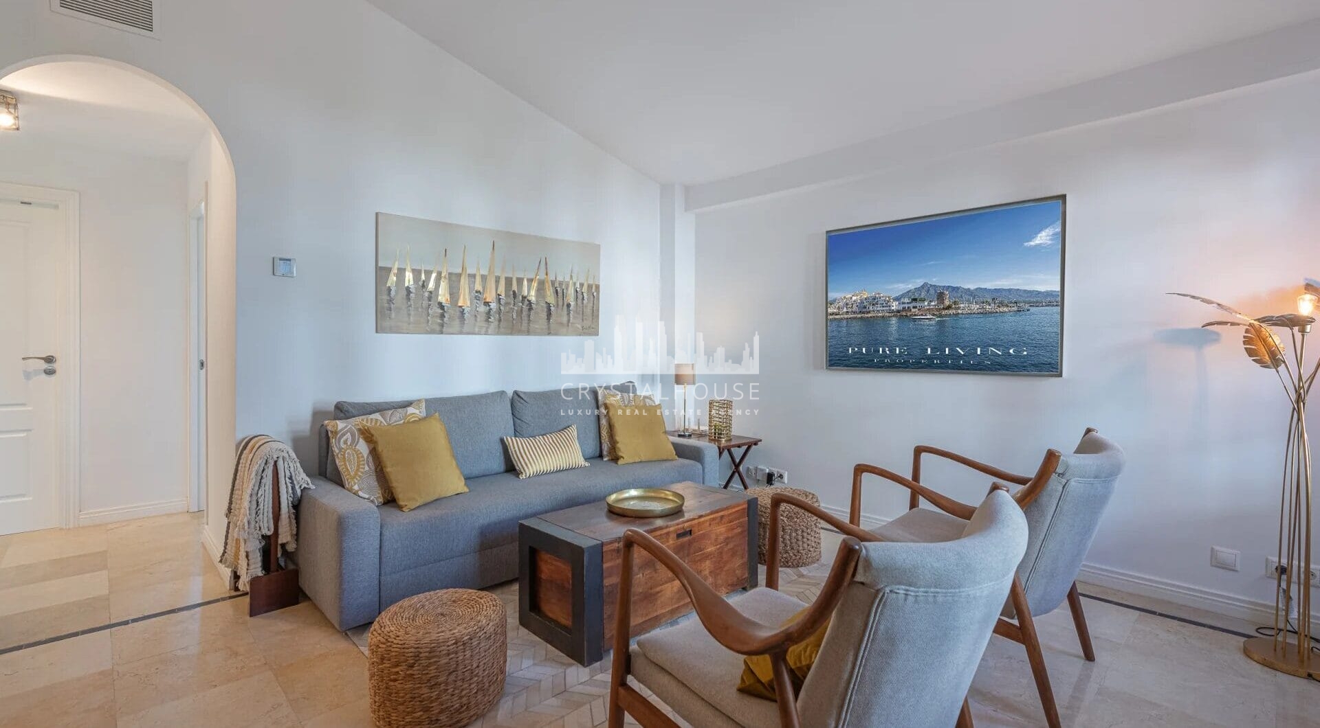 Located within the prestigious gated enclave of Señorio de Marbella, this beautifully presented two-bedroom apartment enjoys an enviable position on Marbella’s renowned Golden Mile.