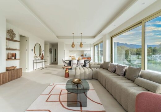 Nestled within the prestigious and highly sought-after Benalús residential complex on Marbella’s Golden Mile, this stunning duplex penthouse redefines luxury living.