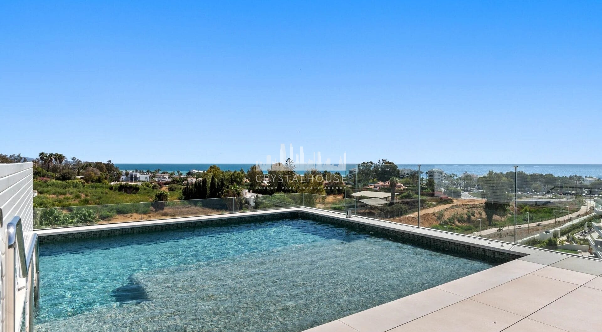 Nestled within the prestigious and highly sought-after Benalús residential complex on Marbella’s Golden Mile, this stunning duplex penthouse redefines luxury living.