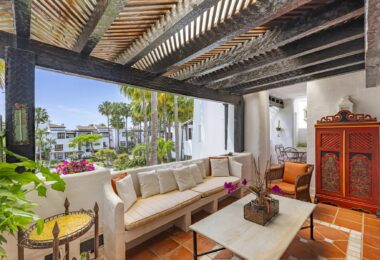 Located within the prestigious Persian Gardens of the renowned Puente Romano Resort on Marbella’s Golden Mile, this spacious three-bedroom duplex penthouse presents a rare opportunity to own a home with enduring charm and extraordinary potential.