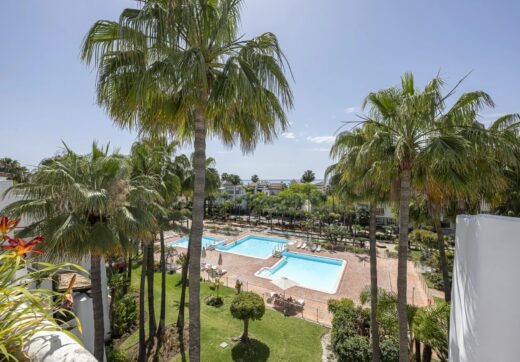 Located within the prestigious Persian Gardens of the renowned Puente Romano Resort on Marbella’s Golden Mile, this spacious three-bedroom duplex penthouse presents a rare opportunity to own a home with enduring charm and extraordinary potential.