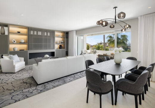 Situated in the exclusive and tranquil community of Monte Paraiso on Marbella's prestigious Golden Mile, Marismas 1 is an exceptional duplex apartment refurbished by the renowned Oak Estates.