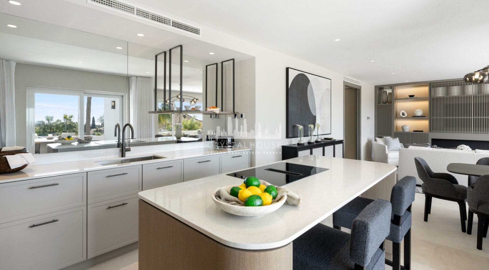 Situated in the exclusive and tranquil community of Monte Paraiso on Marbella's prestigious Golden Mile, Marismas 1 is an exceptional duplex apartment refurbished by the renowned Oak Estates.